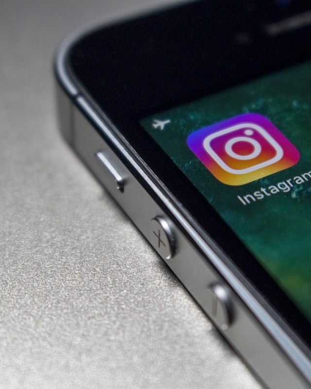 instagram smartphone igtv